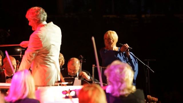 Turaidas Roze (latvian Symphonic Rock. Uģis Roze, Olga Rajecka) Lielās Dziesmas 2011 Dzintari. HD