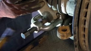 Замена сайлентблоков переднего нижнего рычага Kyron.