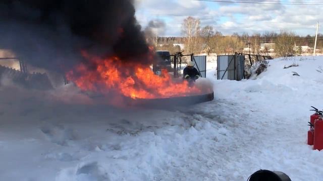 Тушение ЛВЖ огнетушителем ОВЭ-6 смотреть онлайн