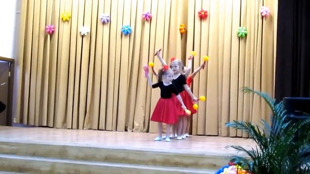 Наше выступление на празднике 