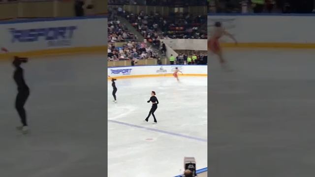 Евгения Медведева, разминка перед ПП. ОП2019 смотреть онлайн