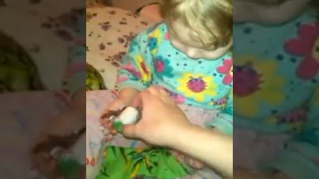 Открывает киндр Энгри Бердс смотреть онлайн