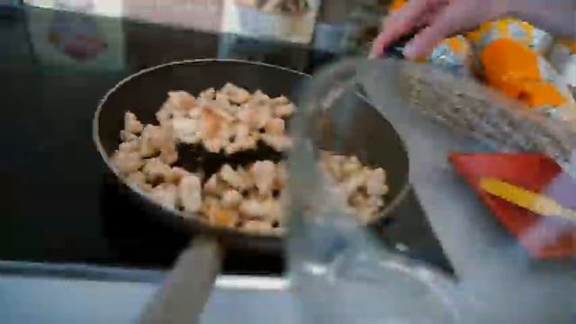 Чимичанга с соусом гуакомоле смотреть онлайн