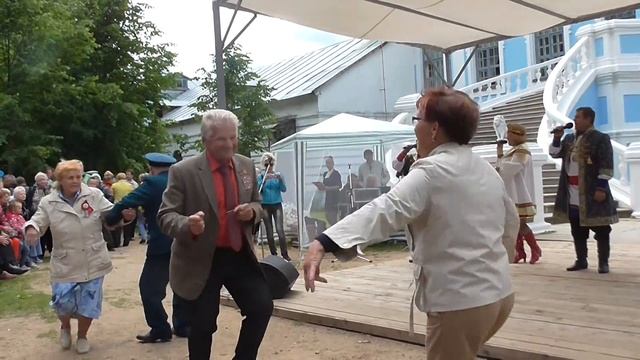 Хмелита Нахимовский праздник 2017 Что ж ты, роза Ансамбль "Витязь" (Зрители зажигают) смотреть онлайн