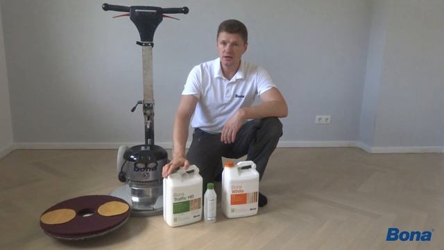 Покрытие паркета грунтовкой Bona White и лаком Traffic HD Silkmatt смотреть онлайн