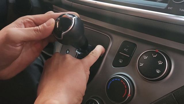 기아 레이 기어봉 빼는방법 / How to remove the Kia Ray gear stick смотреть онлайн