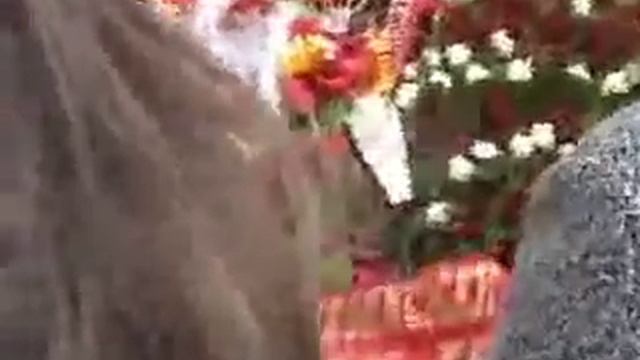 Возложение цветов к памятнику Победы