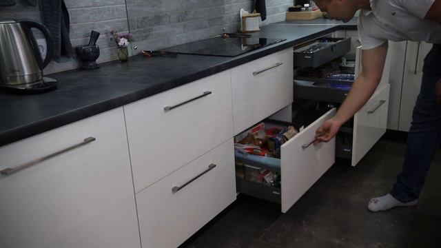 Кухня белая акрил на заказ в Минске смотреть онлайн