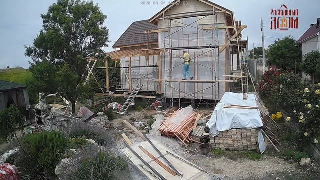 Как растёт каркасный дом - строительство дома в Севастополе, Крым 2020 (таймлапс) смотреть онлайн