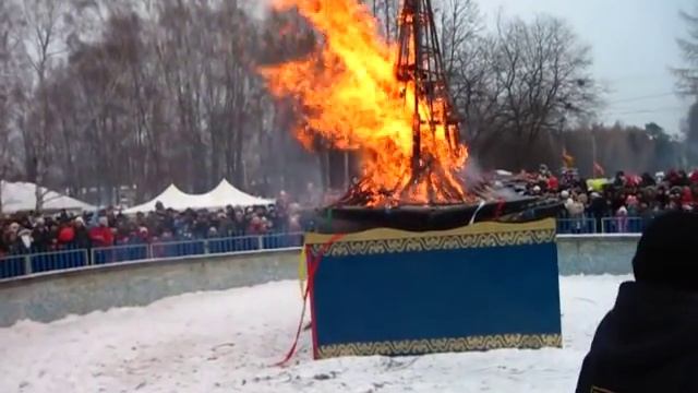 Масленица. Сжигание чучела зимы. смотреть онлайн