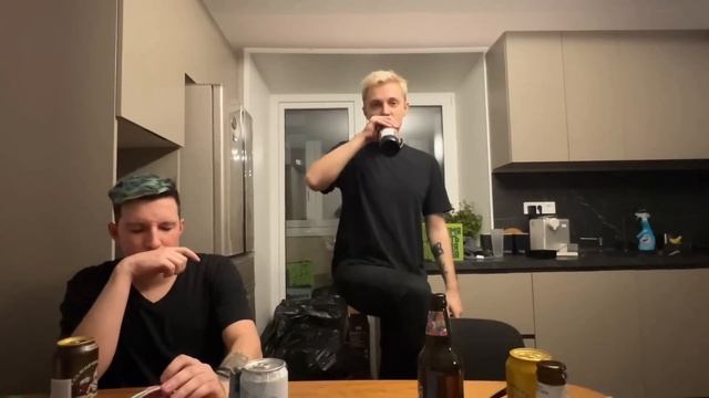 МАЗЕЛЛОВ, СТИНТ, ТОХА, ЛИДА, ШАПКА ИГРАЮТ В КРОКОДИЛА смотреть онлайн