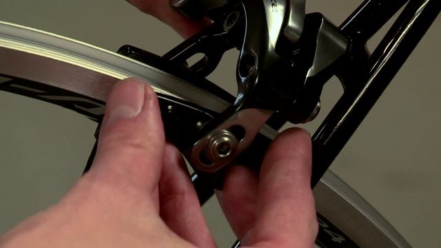 How To Change Your Road Brake Calipers And Set Up Your Brakes смотреть онлайн