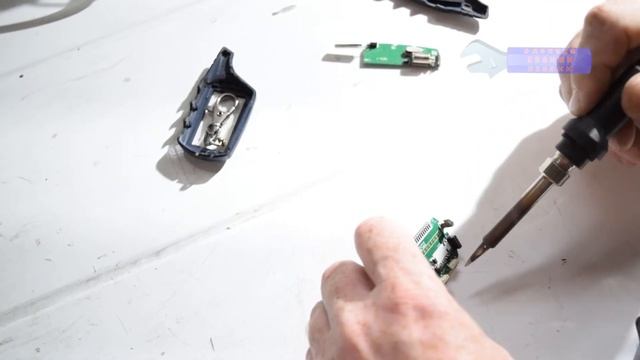 Брелок автосигнализации. Ремонт кнопки смотреть онлайн