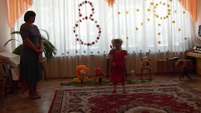 Алиса на утреннике 8 марта смотреть онлайн