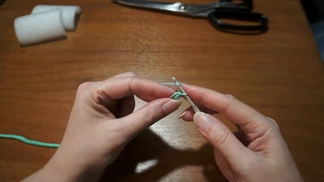 Эластичный шнурок с кисточками крючком. смотреть онлайн