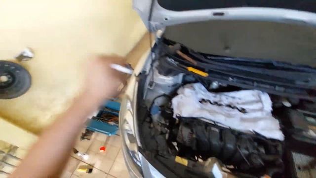 REVISAO HYUNDAI i30 1.8 2015 - TROCA DA JUNTA DE TAMPA DE VALVULAS, VELAS E MUITO MAIS смотреть онлайн