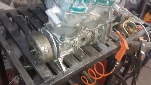 Ставлю мотор от лодки в мопед(Часть 2)..((((.ВИХРЬ 30 НА ВАРИАТОРЕ))) смотреть онлайн