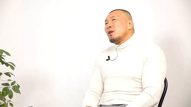“TUVA: LIVE TALK”: Аржаан Кыргыс — профессиональный боец ММА смотреть онлайн