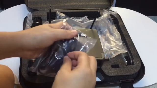 SHURE WIRELESS MICROPHONE SG-800 UNBOXING смотреть онлайн