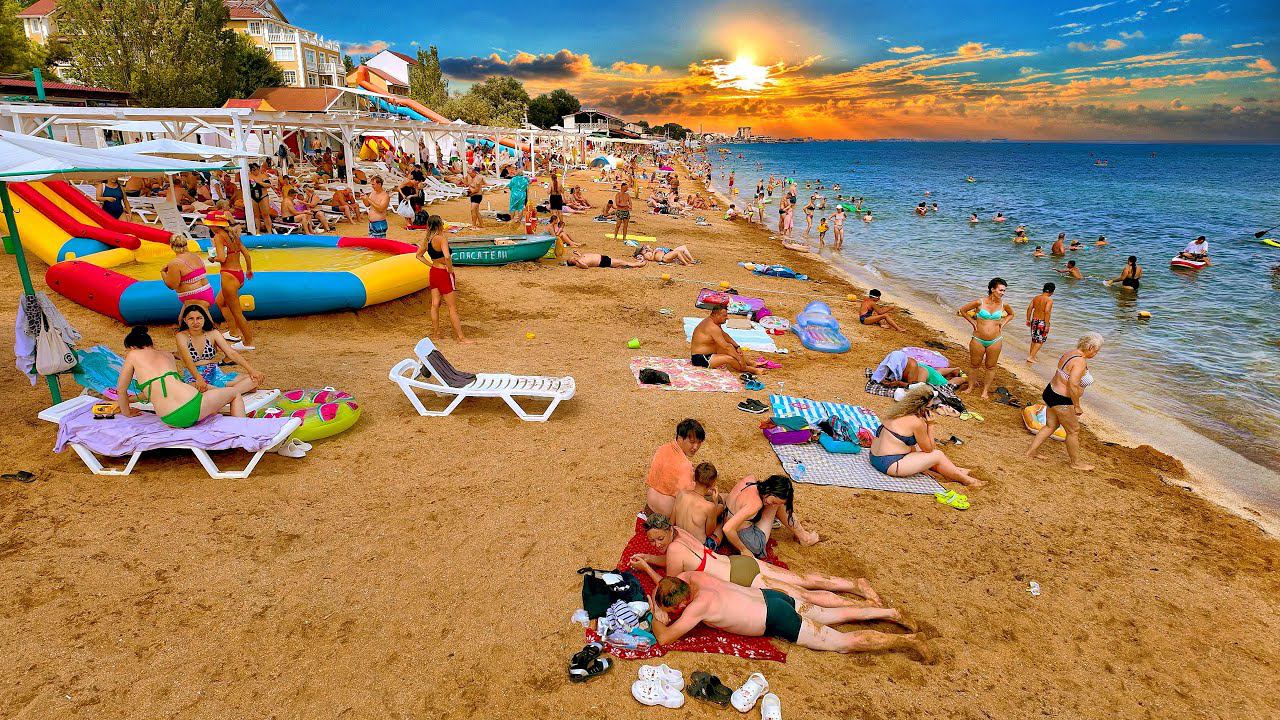 Крым сегодня - Феодосия ЭКСКЛЮЗИВНЫЙ обзор ПЛЯЖЕЙ, реальная обстановка на курорте в 2024 году! смотреть онлайн