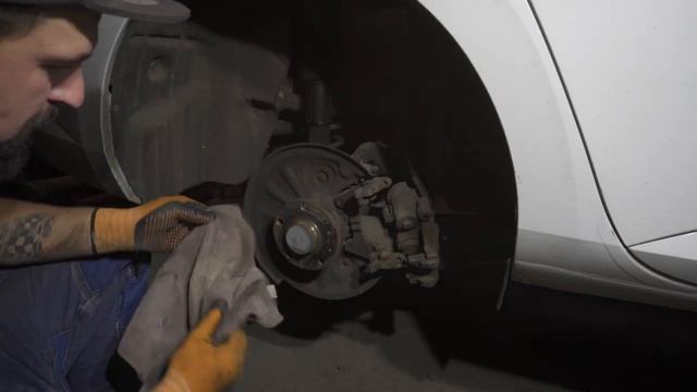 Skoda Superb III: Jak Wymienić Tarcze Hamulcowe Tył | Tutorial DIY