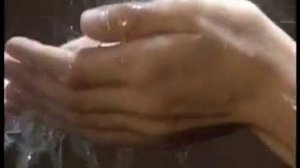 Дремлет притихший, северный город