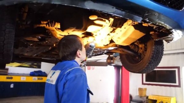 Замена масла в двигателе Mazda 2