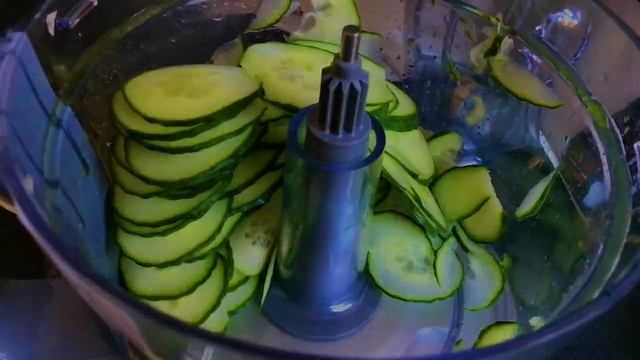 ??Kenwood FDP301 Multi-Pro Compact Food Processor : chopping cucumber ? & grating cheese ? смотреть онлайн