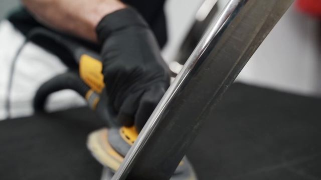 The worlds most expensive SUV gets the URBAN touch | Rolls Royce Cullinan смотреть онлайн