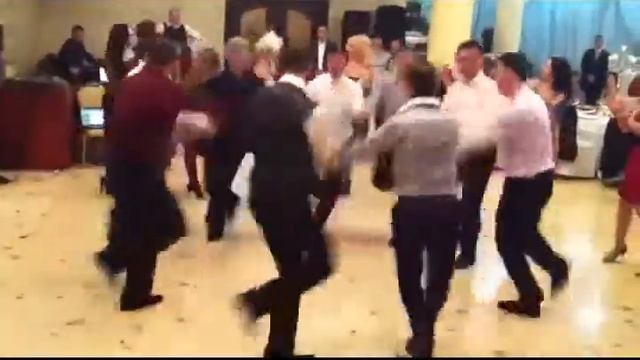 Moldavian Wedding ! Веселые танцы на молдавской свадьбе ! xvid смотреть онлайн