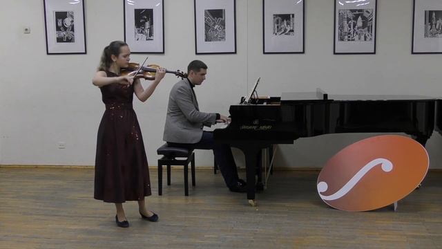 ИГРАЕМ С ОРКЕСТРОМ - Анисия Артемова, М.Де Фалья - Испанский танец смотреть онлайн