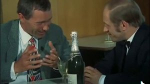 Калина Красная Шукшин Народ к разврату готов!!! Сто листов, надо же их взлохматить !!)