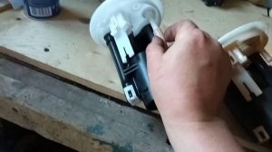 Митсубиси Lancer 9 Замена топливного фильтра