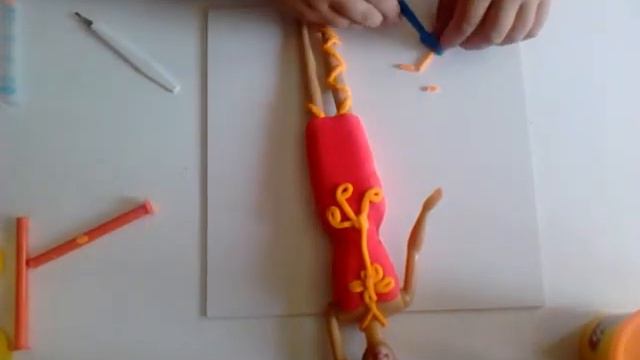 Как да облечем кукла Barbie с пластелин Play Doh част 2 смотреть онлайн