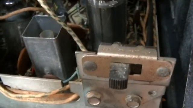 A look at new stuff #2...plus a little Philco Predicta history rant! смотреть онлайн