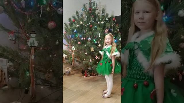 Новогодние стихи-загадки ❄️??☃️?️ смотреть онлайн