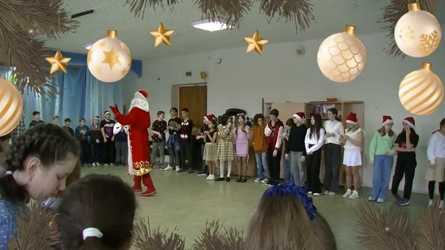 НОВОГОДНИЙ ПРАЗДНИК В ЛИЦЕЕ смотреть онлайн