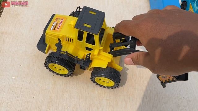 Finding Treasures Vehicles Toys | Police Car, Tayo, Tanker Truck,Mixer Truck,Excavator, MotoGP, Bus смотреть онлайн