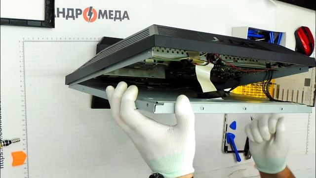 Разбор "По болтикам" Acer V173 смотреть онлайн