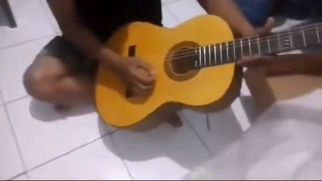 Unboxing gitar Yamaha C 315 смотреть онлайн