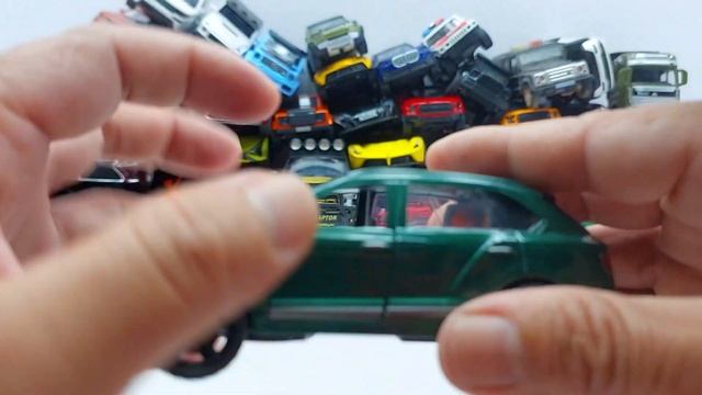 Box full off cars Rolls Royce,Lamborghini,Lexus,ambulance,Ferrari Porsche 50 toy cars from the worl смотреть онлайн