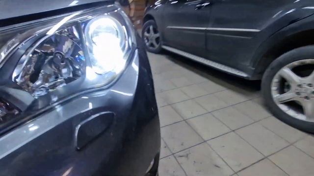 Toyota Rav 4. Замена штатных моноксеноновых линз Stanley на BI-LED Zorkiy Gray Wolf G11 4300K. смотреть онлайн