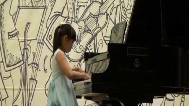 Angela's Piano Performance - Sonata K311, 1st Movement by Mozart смотреть онлайн