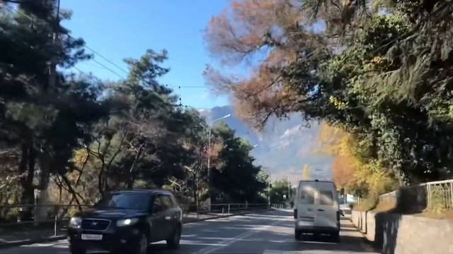 Из пгт.Никита в Ялту. 05.11.2021. Крым. Crimea. Yalta. смотреть онлайн