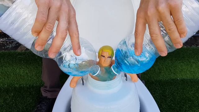 Experiment !! Stretch Armstrong VS Cola, Fanta, Mtn Dew, Monster and Mentos in Toilet смотреть онлайн