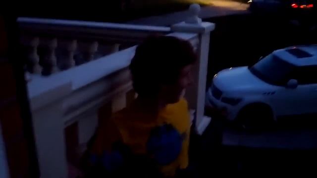 How to Jump out a 2nd story window. смотреть онлайн