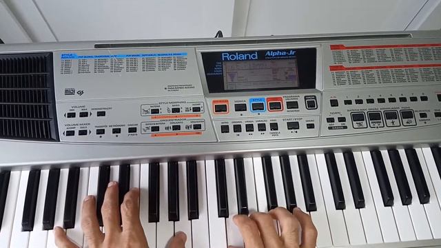 Roland Alpha Jr após conserto, restauração e pintura смотреть онлайн