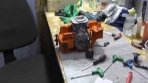 Ремонт бензопилы Хускварна 142 или 137 | Регулировка карбюратора. ENG.SUB