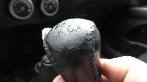 Mitsubishi Outlander XL - Перетяжка руля и ручки КПП кожей. -