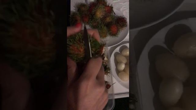 Рамбутан тайский фрукт | Как есть рамбутаны | Таиланд Паттайя смотреть онлайн